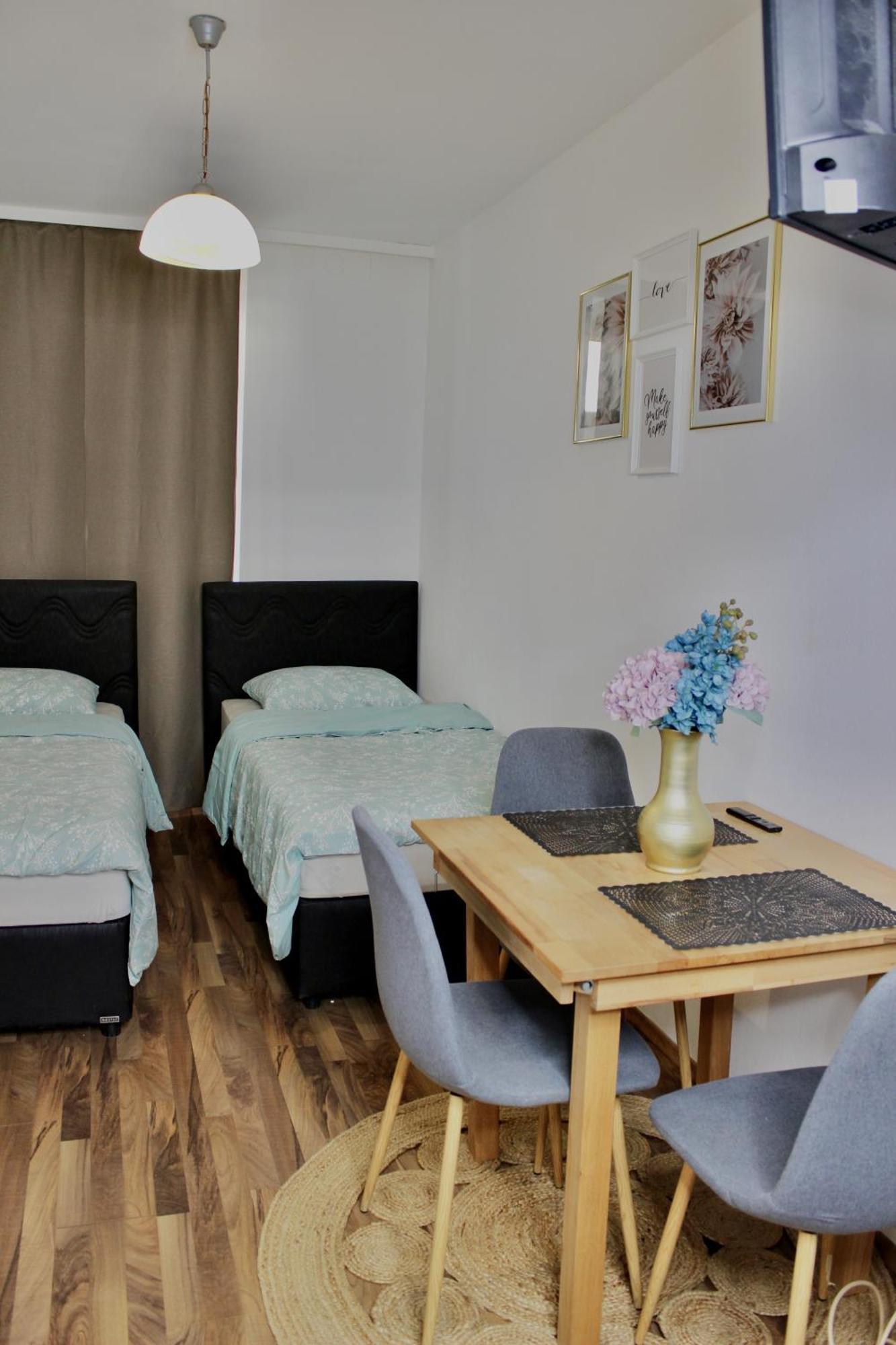 57 Nearby Trainstation Meidling Apartament Wiedeń